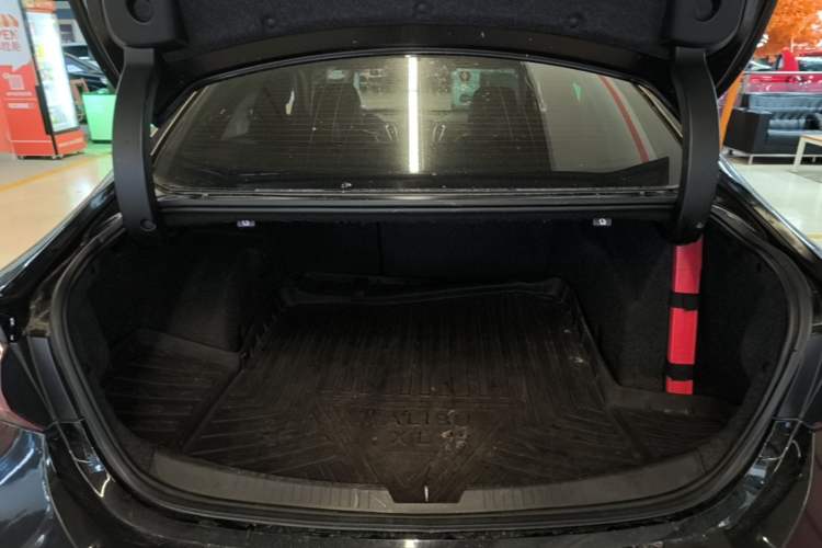 Used Chevrolet Malibu XL 2021 Redline 550T Automatic Sharp Edition Trunk
