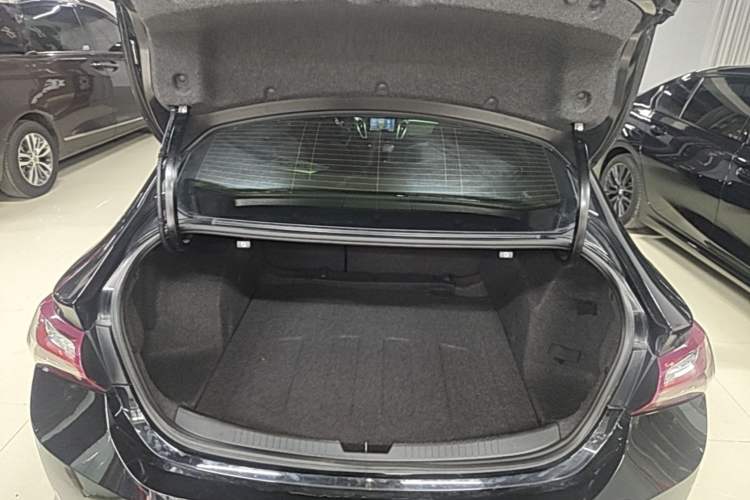 Used Chevrolet Malibu XL 2021 Redline 550T Automatic Smart Edition Trunk
