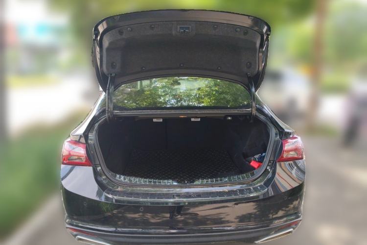 Used Chevrolet Malibu XL 2021 535T Automatic Sport Edition Trunk