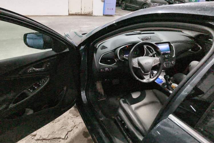 Used Chevrolet Malibu XL 2021 535T Automatic Sport Edition Driver Seat
