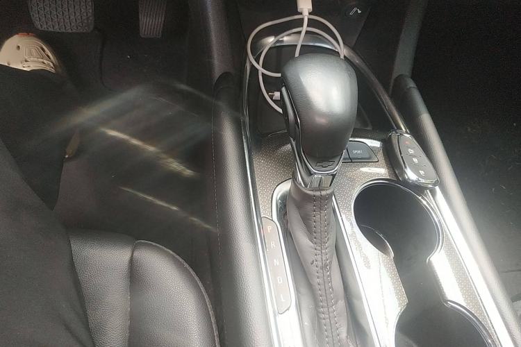 Used Chevrolet Malibu XL 2021 535T Automatic Sport Edition Gear Lever