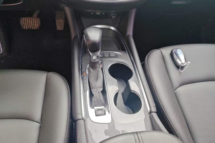 Used Chevrolet Malibu XL 2021 535T Automatic Sport Edition Gear Lever