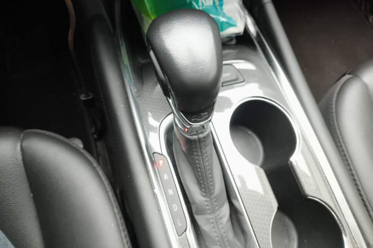 Used Chevrolet Malibu XL 2021 535T Automatic Sport Edition Gear Lever