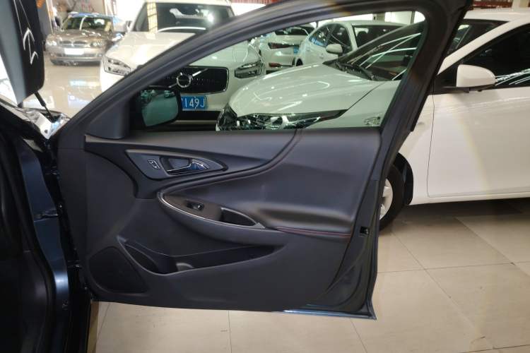 Used Chevrolet Malibu XL 2021 Redline 550T Automatic Sharp Edition Interior 2