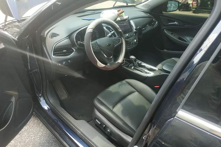 Used Chevrolet Malibu XL 2021 535T Automatic Sport Edition Interior 3