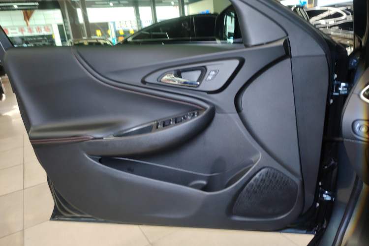 Used Chevrolet Malibu XL 2021 Redline 550T Automatic Sharp Edition Interior 4