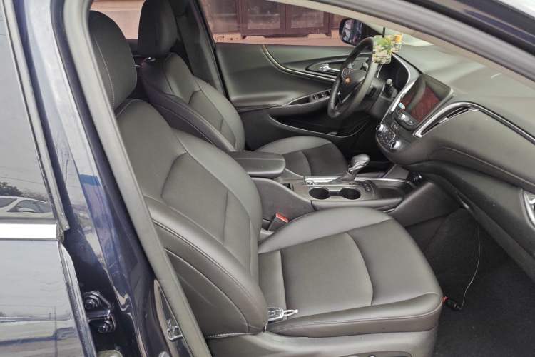 Used Chevrolet Malibu XL 2021 535T Automatic Sport Edition Right Front Seat