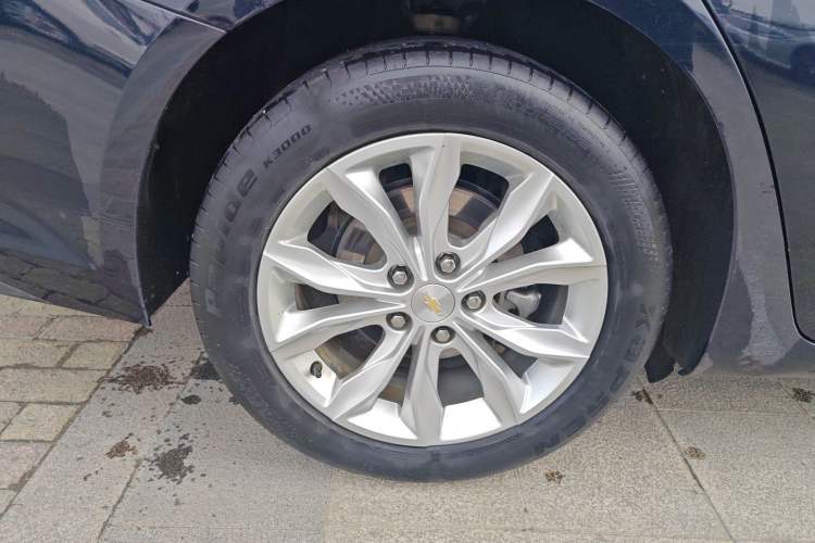 Used Chevrolet Malibu XL 2021 535T Automatic Sport Edition Right Rear Wheel Hub