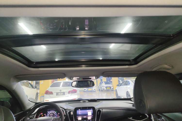 Used Chevrolet Malibu XL 2021 535T Automatic RuiLian Edition Headliner