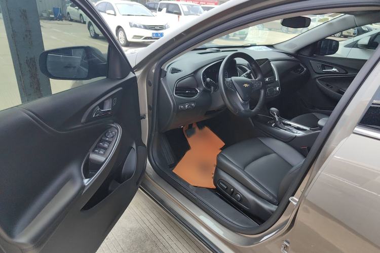 Used Chevrolet Malibu XL 2021 535T Automatic Sport Edition Interior 2