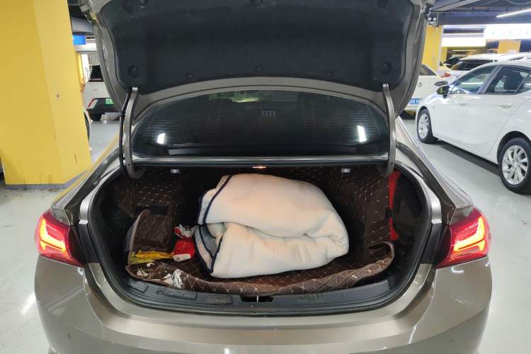 Used Chevrolet Malibu XL 2021 535T Automatic RuiLian Edition Trunk