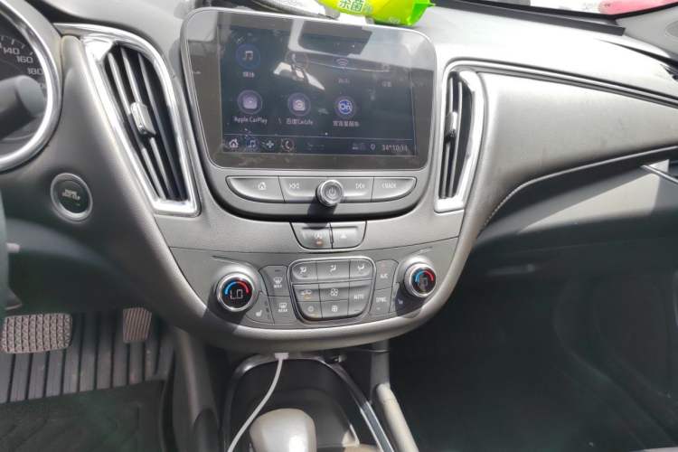 Used Chevrolet Malibu XL 2021 535T Automatic Sport Edition Audio And AC Panel