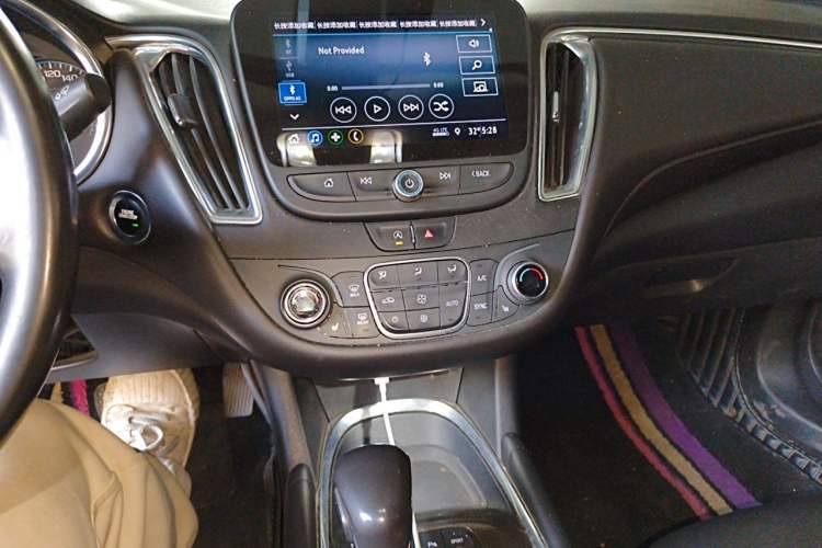 Used Chevrolet Malibu XL 2021 535T Automatic Sport Edition Audio And AC Panel