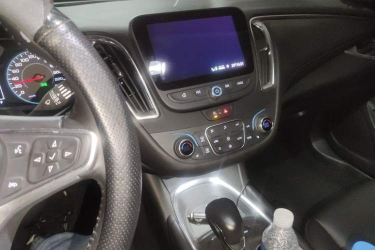 Used Chevrolet Malibu XL 2021 535T Automatic Sport Edition Audio And AC Panel