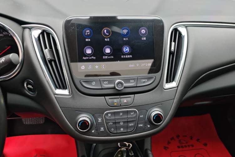 Used Chevrolet Malibu XL 2021 535T Automatic Sport Edition Audio And AC Panel