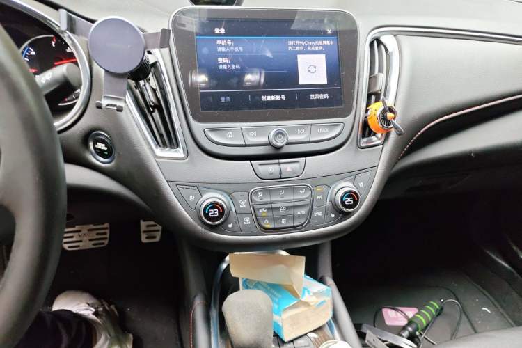 Used Chevrolet Malibu XL 2021 Redline 550T Automatic Smart Edition Audio And AC Panel
