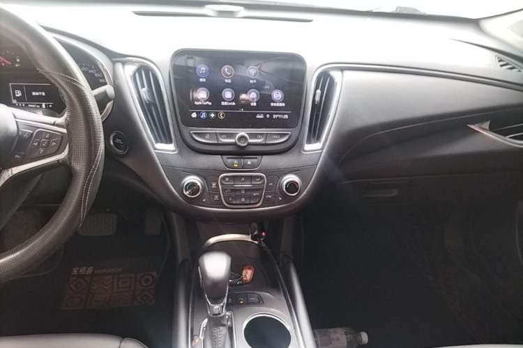 Used Chevrolet Malibu XL 2021 535T Automatic Sport Edition Audio And AC Panel
