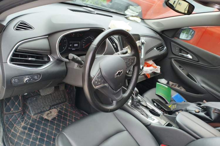 Used Chevrolet Malibu XL 2021 535T Automatic Sport Edition Center Console