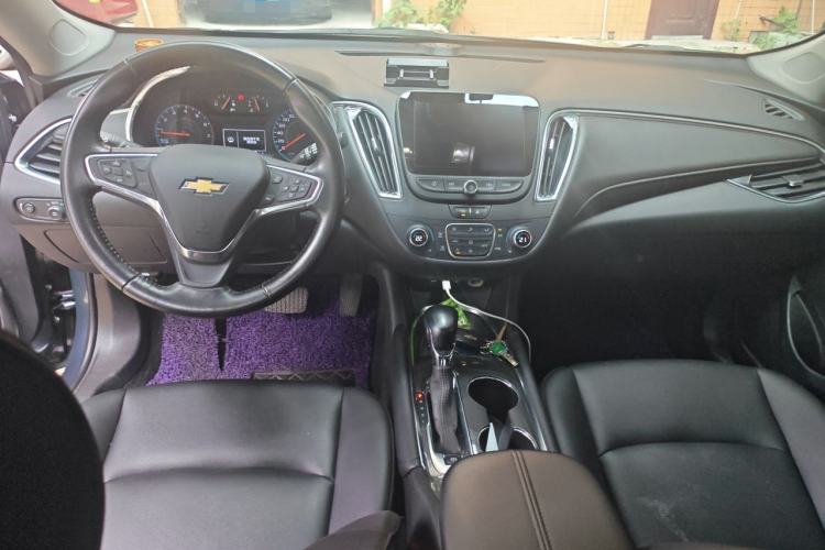 Used Chevrolet Malibu XL 2021 535T Automatic Sport Edition Center Console