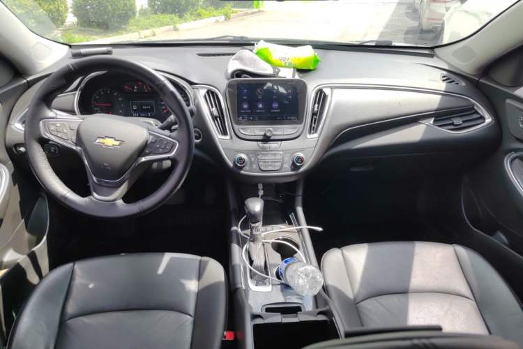 Used Chevrolet Malibu XL 2021 535T Automatic Sport Edition Center Console