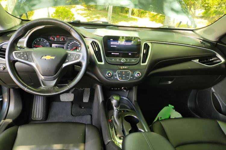 Used Chevrolet Malibu XL 2021 535T Automatic Sport Edition Center Console
