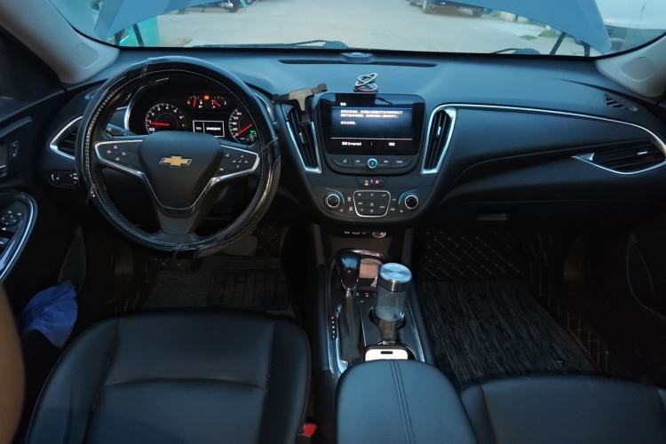 Used Chevrolet Malibu XL 2021 535T Automatic Sport Edition Center Console