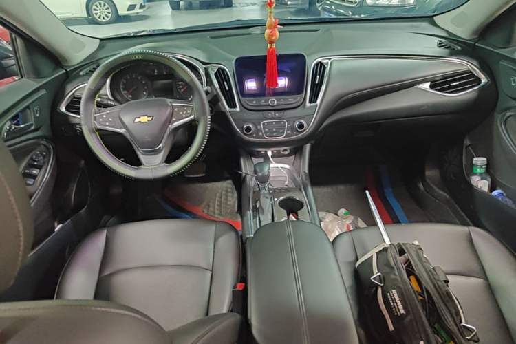 Used Chevrolet Malibu XL 2021 535T Automatic Sport Edition Center Console