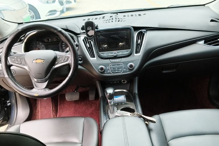 Used Chevrolet Malibu XL 2021 535T Automatic Sport Edition Center Console