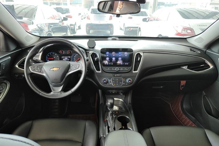 Used Chevrolet Malibu XL 2021 535T Automatic Sport Edition Center Console
