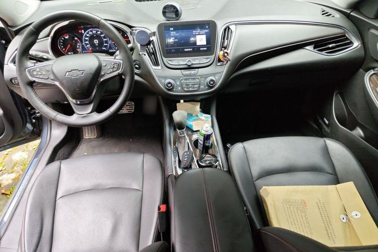 Used Chevrolet Malibu XL 2021 Redline 550T Automatic Smart Edition Center Console