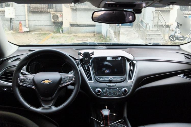 Used Chevrolet Malibu XL 2021 535T Automatic RuiLian Edition Center Console