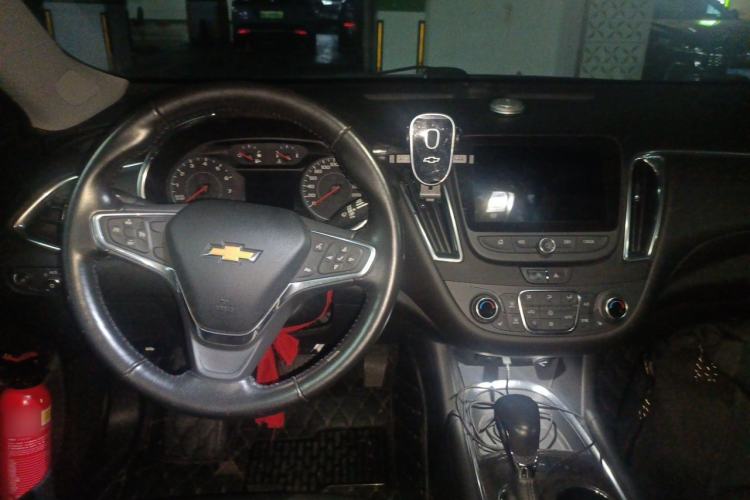 Used Chevrolet Malibu XL 2021 535T Automatic Sport Edition Center Console