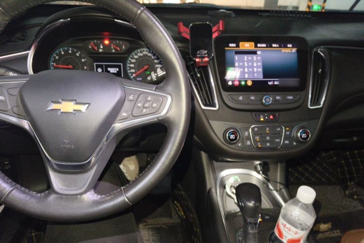 Used Chevrolet Malibu XL 2021 535T Automatic Sport Edition Center Console