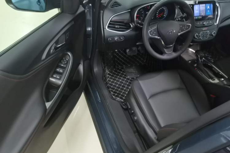 Used Chevrolet Malibu XL 2021 Redline 550T Automatic Sharp Edition Driver Seat