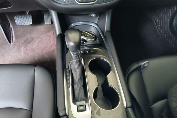 Used Chevrolet Malibu XL 2021 535T Automatic Sport Edition Gear Lever