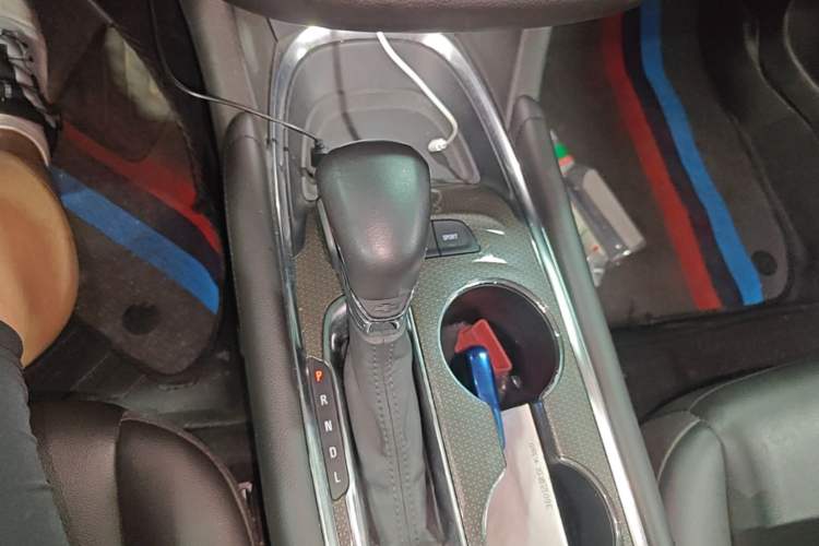 Used Chevrolet Malibu XL 2021 535T Automatic Sport Edition Gear Lever