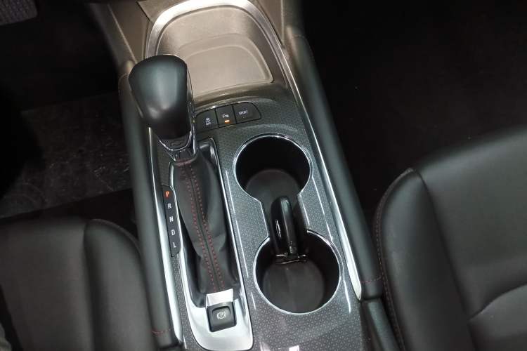 Used Chevrolet Malibu XL 2021 Redline 550T Automatic Sharp Edition Gear Lever