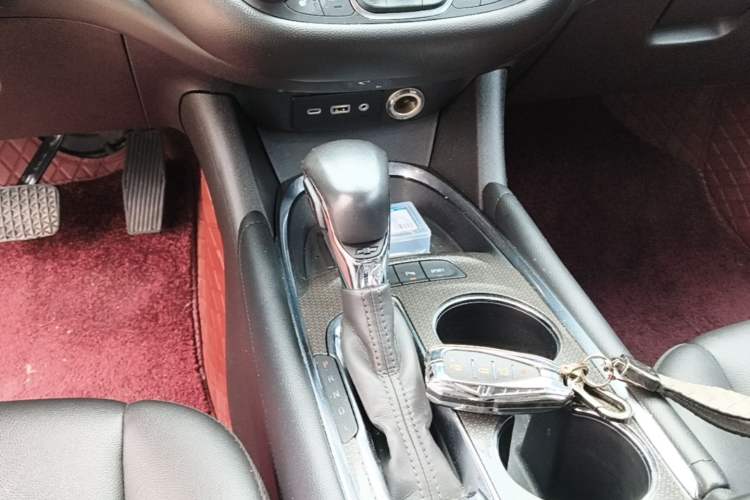 Used Chevrolet Malibu XL 2021 535T Automatic Sport Edition Gear Lever