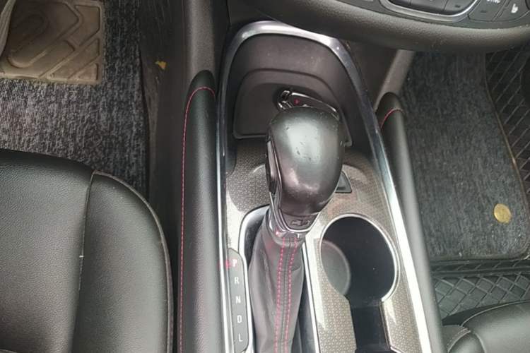 Used Chevrolet Malibu XL 2021 Redline 550T Automatic Sharp Edition Gear Lever