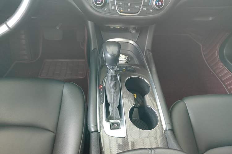Used Chevrolet Malibu XL 2021 535T Automatic Sport Edition Gear Lever