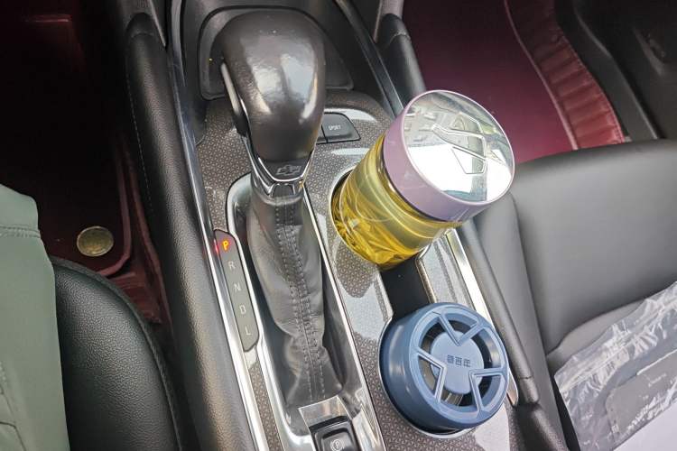 Used Chevrolet Malibu XL 2021 535T Automatic Sport Edition Gear Lever