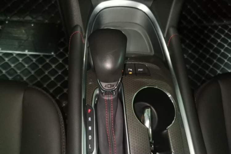 Used Chevrolet Malibu XL 2021 Redline 550T Automatic Sharp Edition Gear Lever