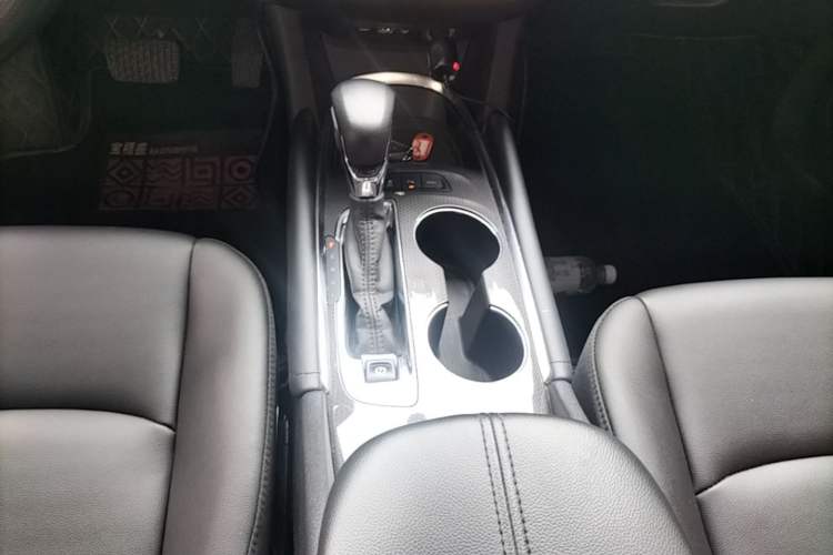 Used Chevrolet Malibu XL 2021 535T Automatic Sport Edition Gear Lever