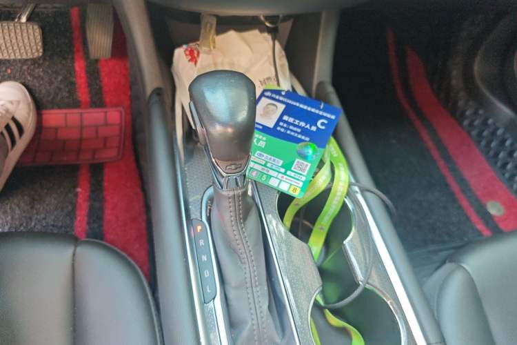 Used Chevrolet Malibu XL 2021 535T Automatic Sport Edition Gear Lever