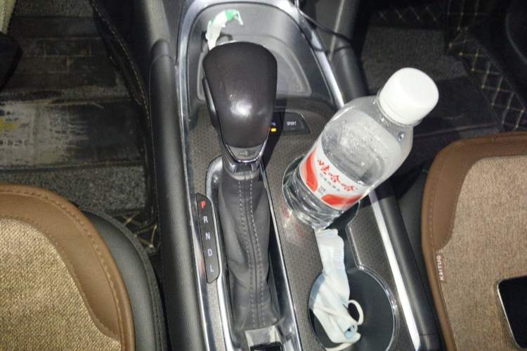 Used Chevrolet Malibu XL 2021 535T Automatic Sport Edition Gear Lever