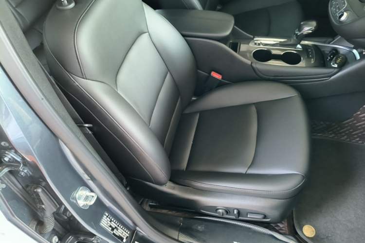 Used Chevrolet Malibu XL 2021 535T Automatic Sport Edition Right Front Seat