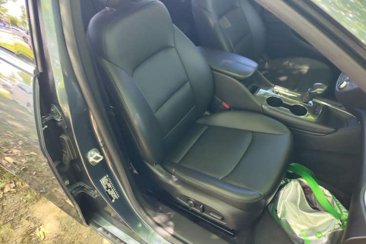 Used Chevrolet Malibu XL 2021 535T Automatic Sport Edition Right Front Seat