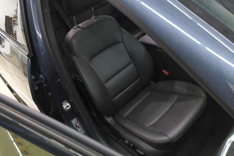 Used Chevrolet Malibu XL 2021 Redline 550T Automatic Sharp Edition Right Front Seat