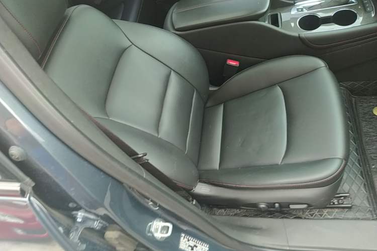 Used Chevrolet Malibu XL 2021 Redline 550T Automatic Sharp Edition Right Front Seat