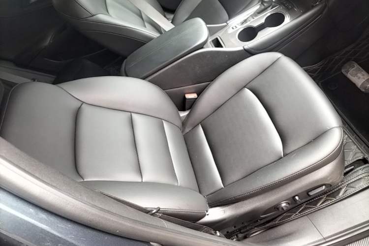 Used Chevrolet Malibu XL 2021 535T Automatic Sport Edition Right Front Seat